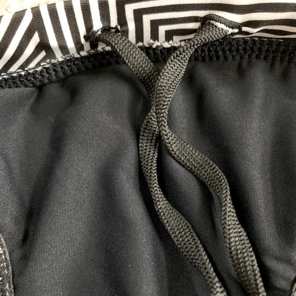 Women’s Swim Bottom SPORTI Black & White Chevron Drawstring Swim Bikini Bottom - Picture 3 of 4